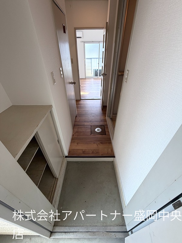 アップルハウス城西町 玄関