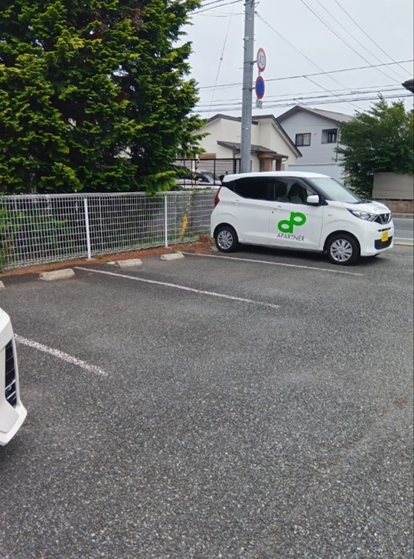 ツイン・ドミール 駐車場