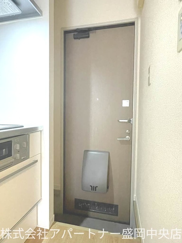 シャトル矢巾 玄関
