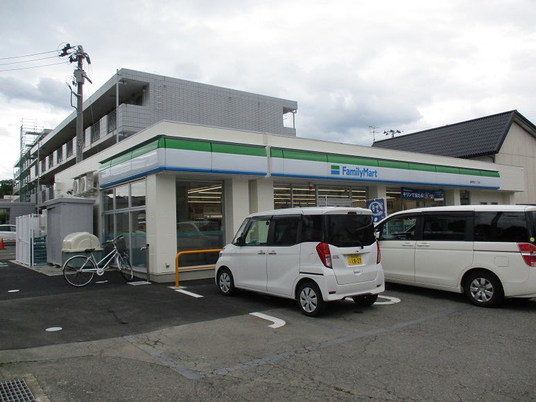 ベルシオン盛岡第一 コンビニ