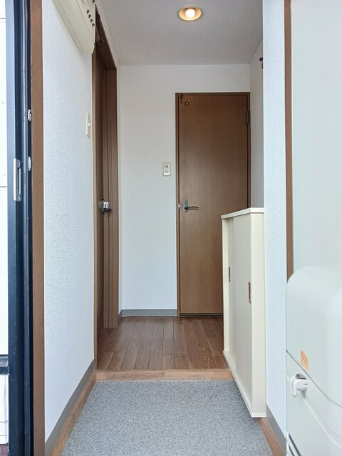 トレジャー２号館 玄関