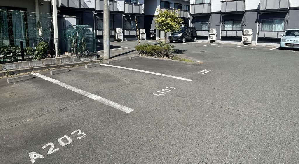 カオリーモ青山 Ａ 駐車場