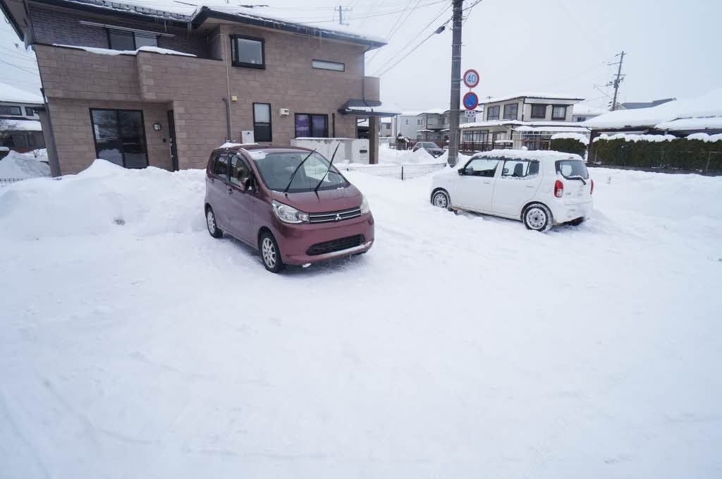 ディアス大館 駐車場