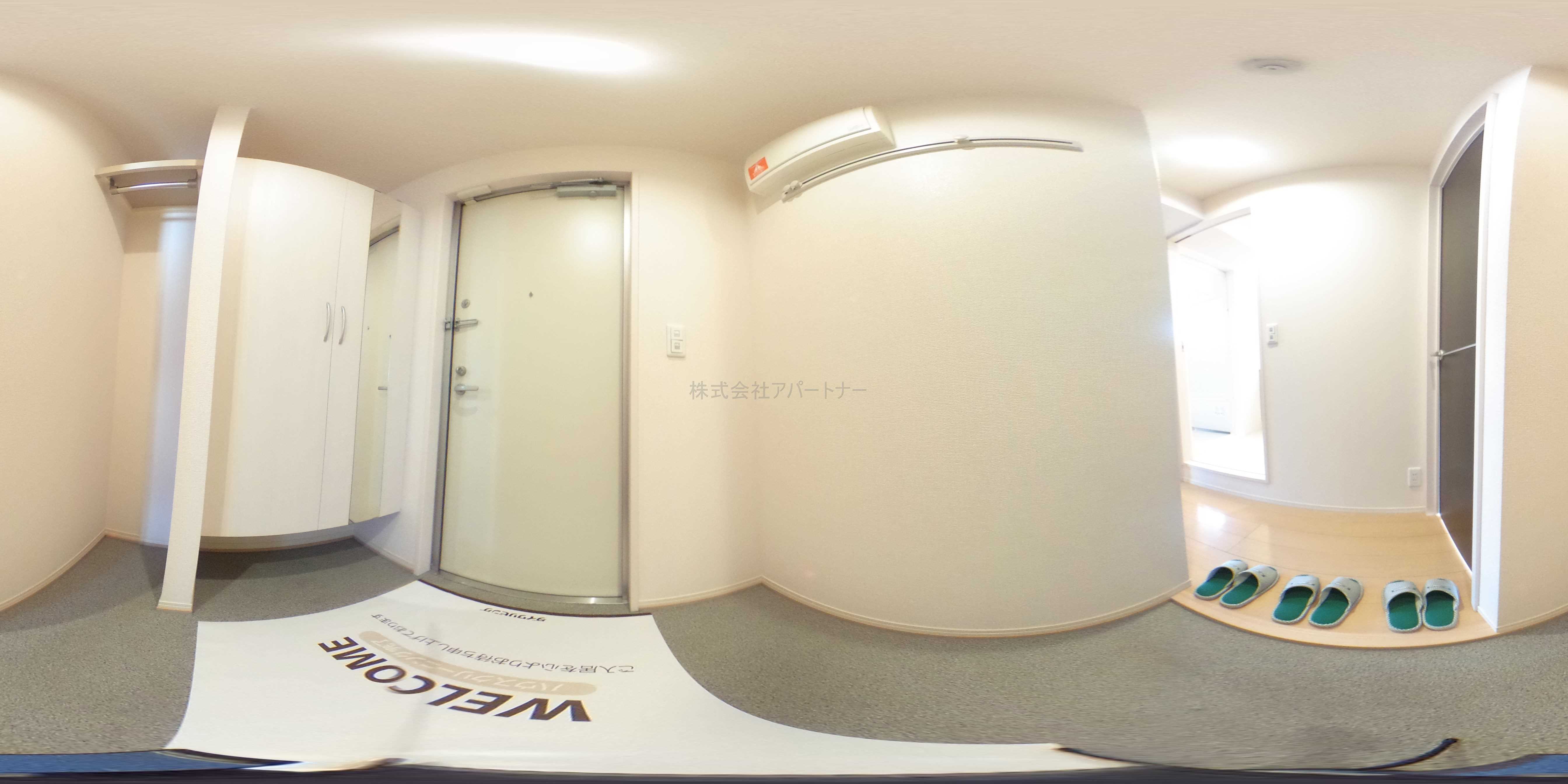 ボンシック１番館 玄関