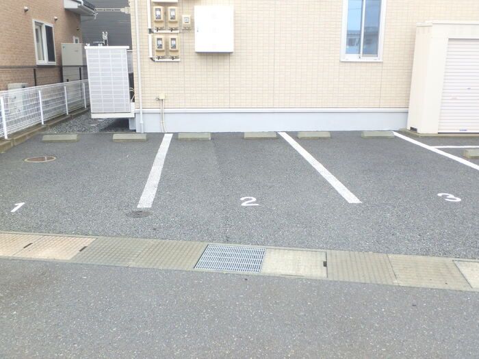 セジュールリュンヌ 駐車場