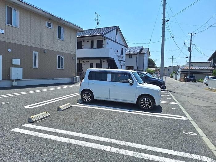 リーラ 駐車場