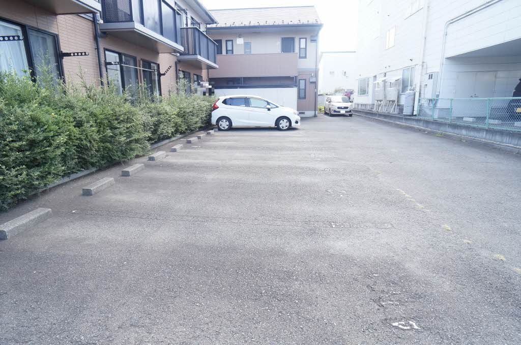 アメニティタウンＡ 駐車場