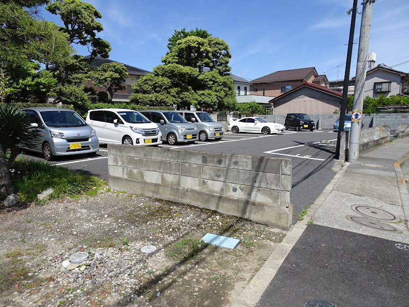 足立東駐車場 玄関