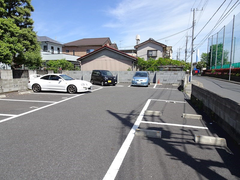 足立東駐車場 リビング