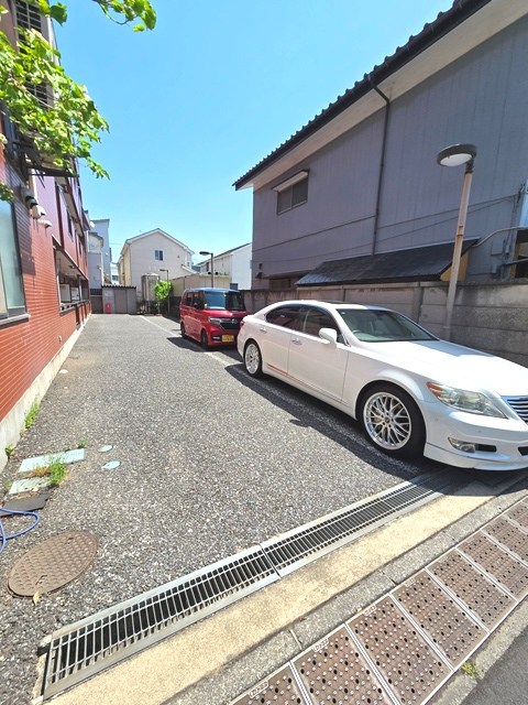 ガーデンヒルズ戸田 駐車場