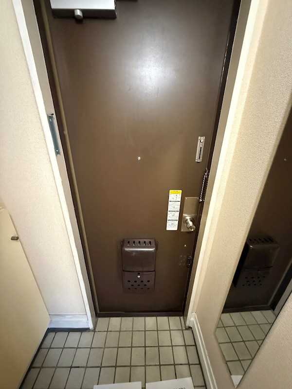ジュネパレス草加第３ 玄関
