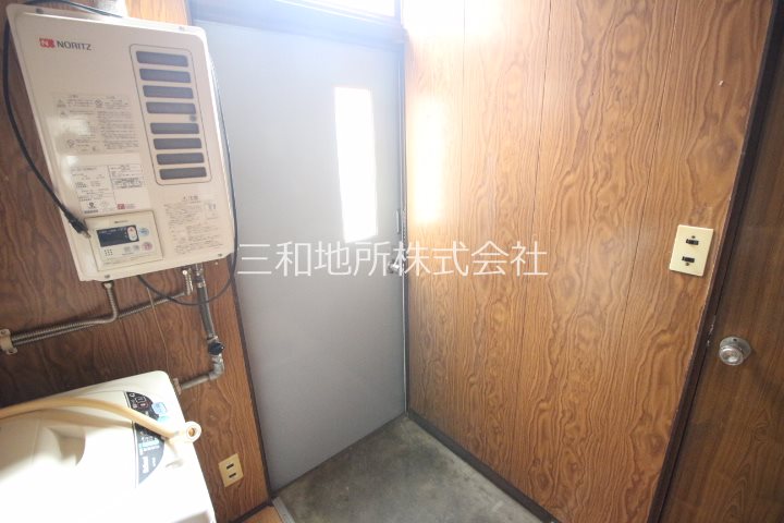 テル荘 玄関