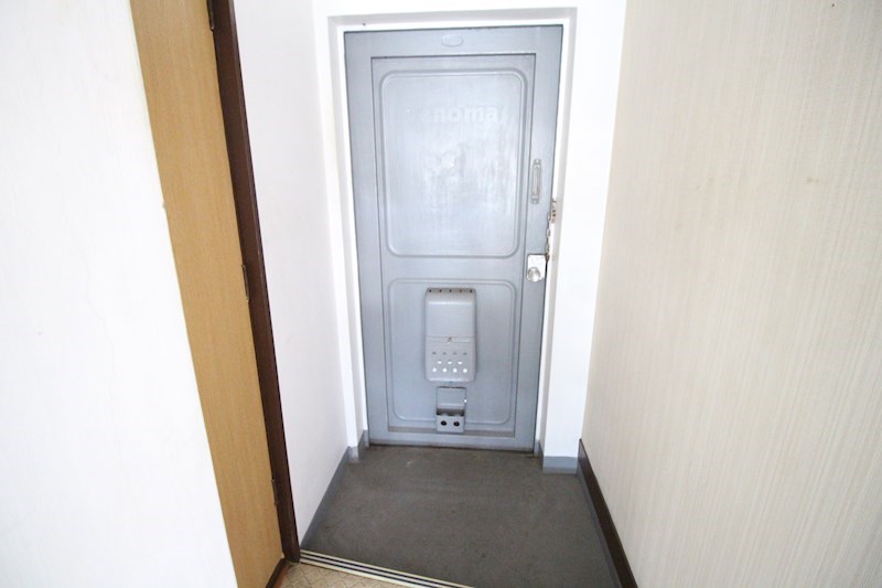 泰山ビル 玄関