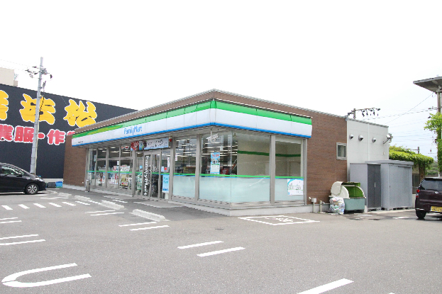 泰山ビル コンビニ