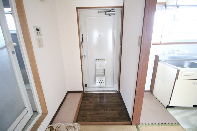前田アパート 玄関