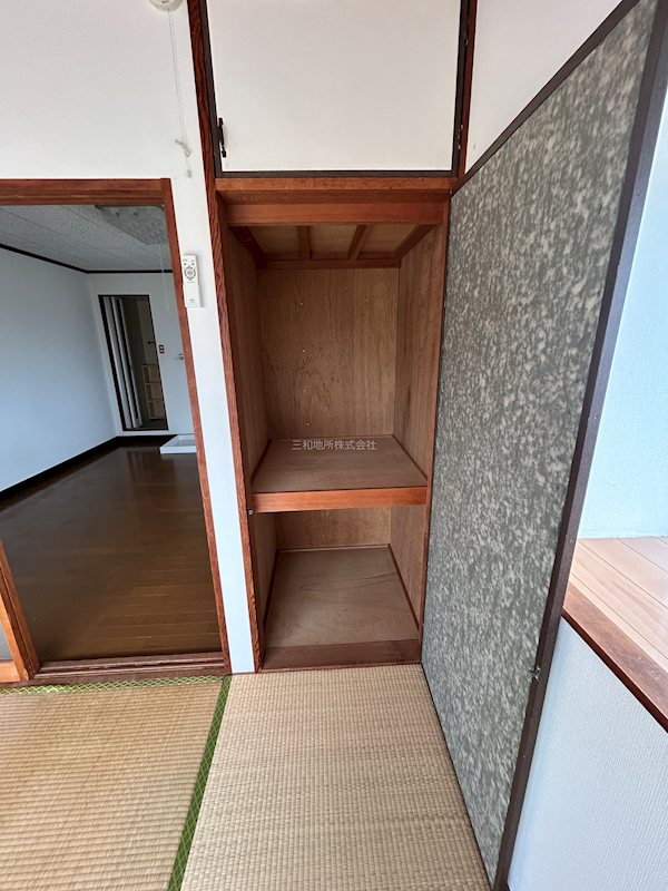 ガーデンハイツ長府 収納