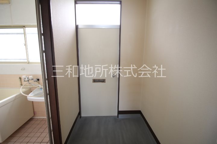 みどり荘 玄関