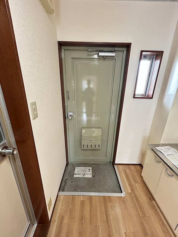 ヴィラ川中 玄関