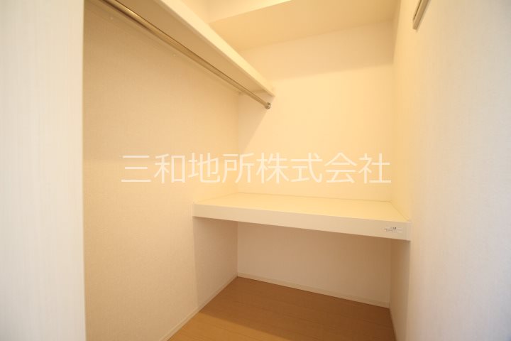 メゾン・ド・ウィット・ホウェール　ペンタ 収納
