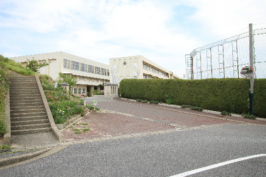 ガーデンハイツ　Ｂ棟 中学校