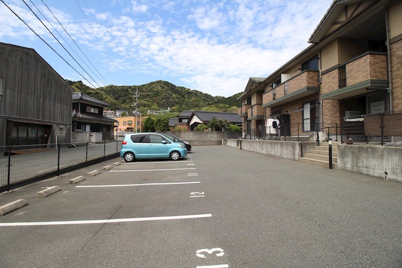 ウィルモア田倉 駐車場