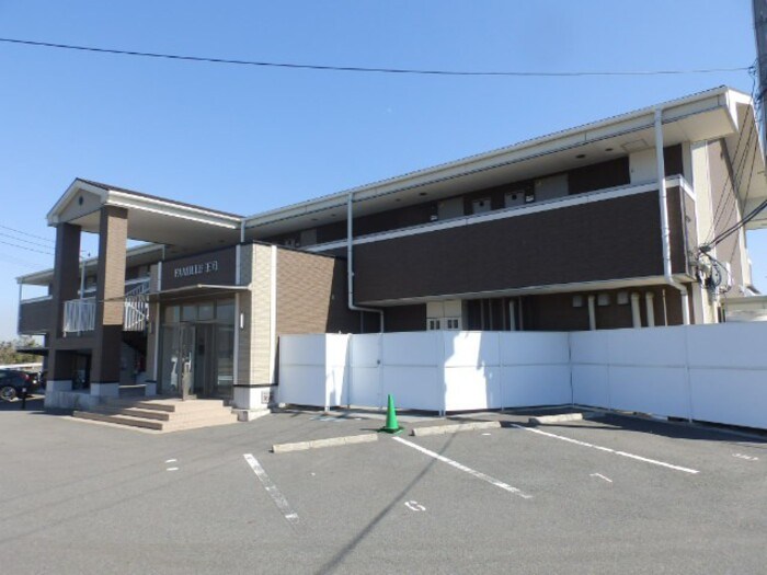 FAMILLE王司 外観