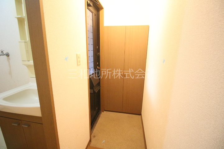 リヴェール　A棟 玄関
