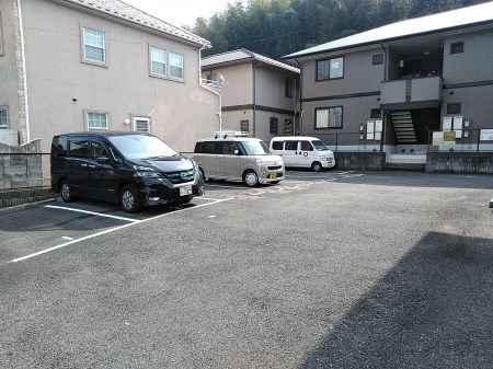 リヴェール　A棟 駐車場