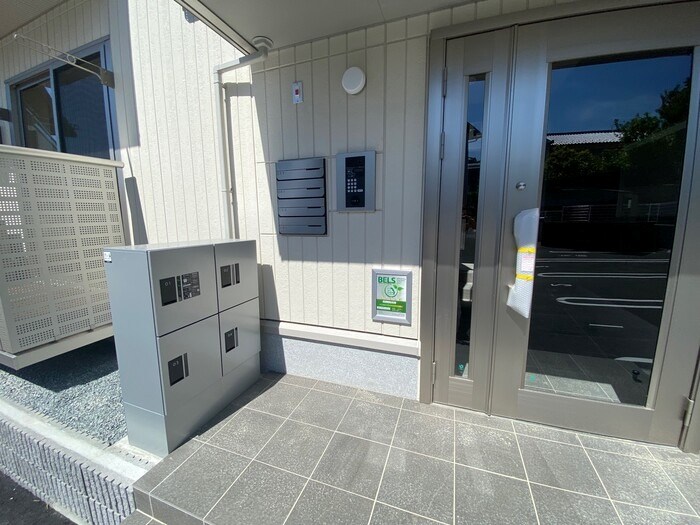 ノイルカーサ エントランス
