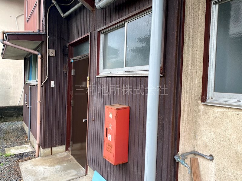 西村アパートA棟 玄関