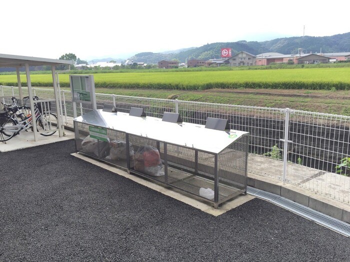 アクシス その他