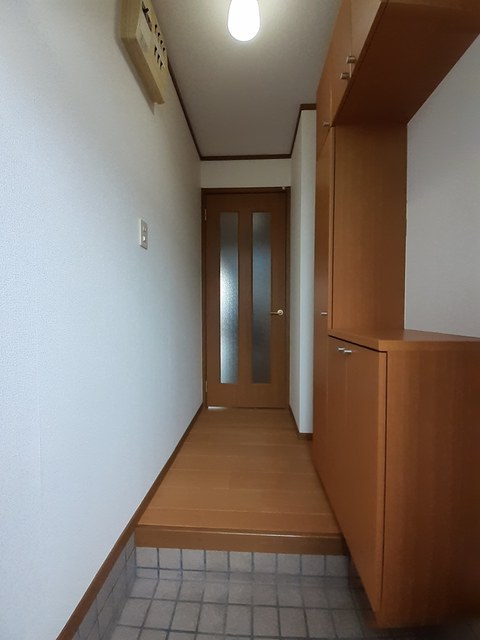 ソレアード葉中 玄関