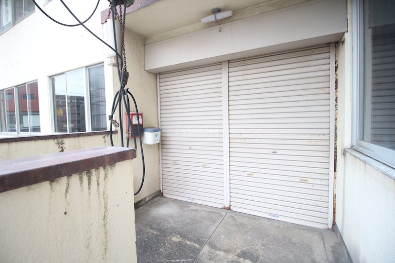 中岩ビル 玄関