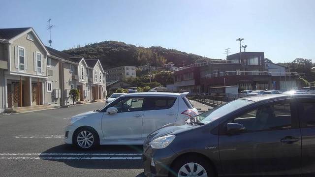 サンライズＣ 駐車場