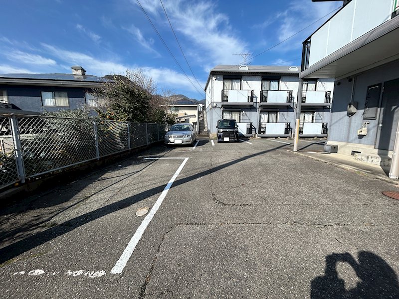 サンライフ松の木A棟 駐車場