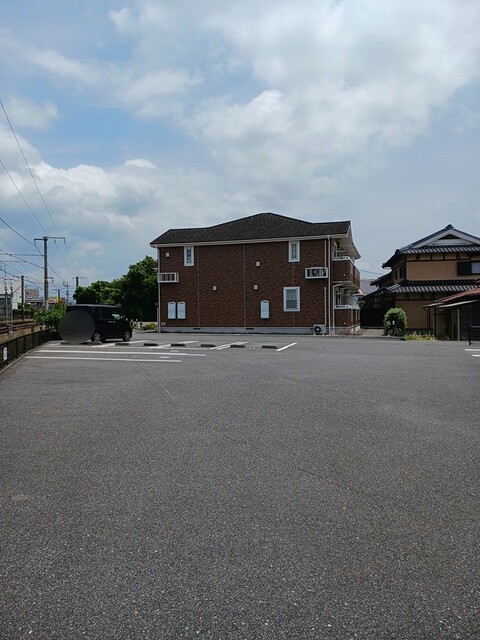ミニヨン　Ｋ・Ｔ 駐車場
