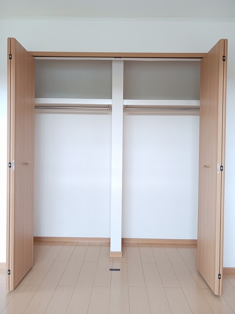 メゾン・ルミエールＥ 収納