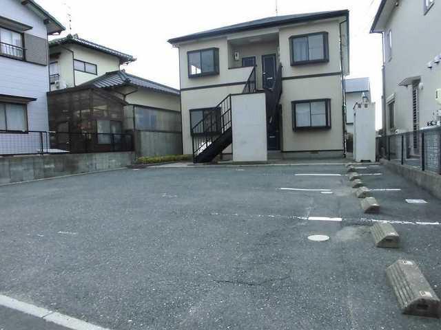 アレイ・まゆ 駐車場