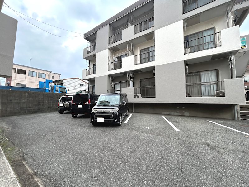 アモール新垢田Ⅱ 駐車場