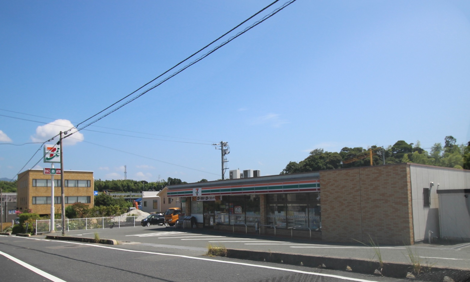 アモール新垢田Ⅱ コンビニ