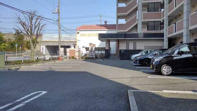 ガーデンパレス秋根 駐車場