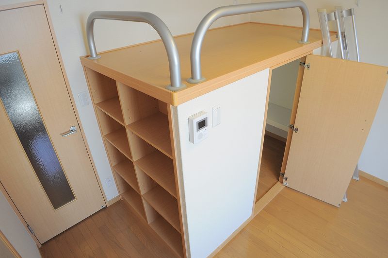 レオネクストリチェズ ベッドルーム