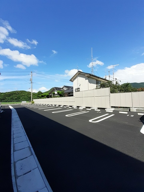 サンリット・バーミィ　Ⅱ 駐車場