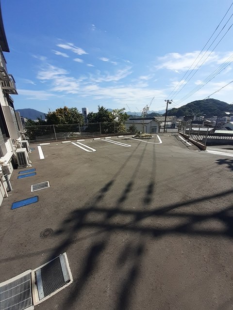 ガーデンヒル 駐車場
