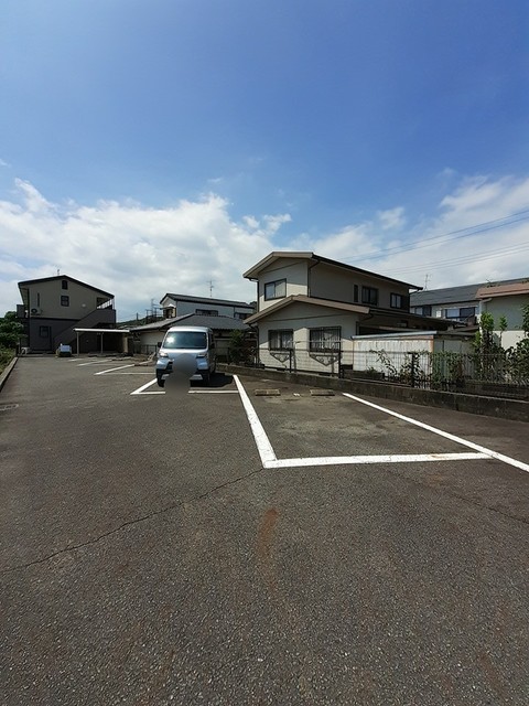 タートルビレッジⅢ 駐車場