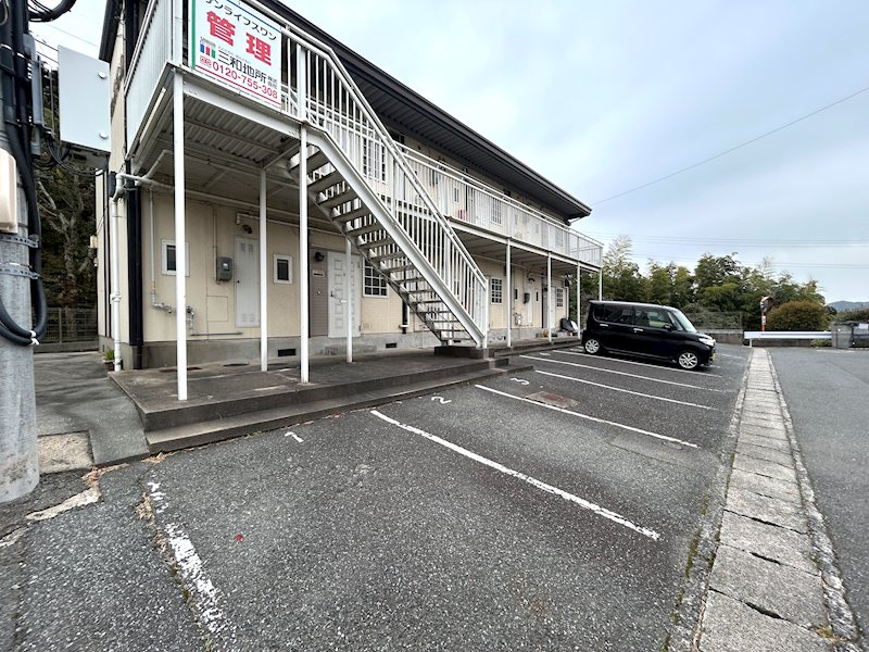 サンライフスワン 駐車場