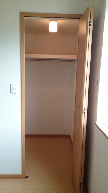 勇駿Ⅰ番館 収納