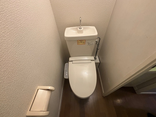 レオパレスエバーグリーン 玄関