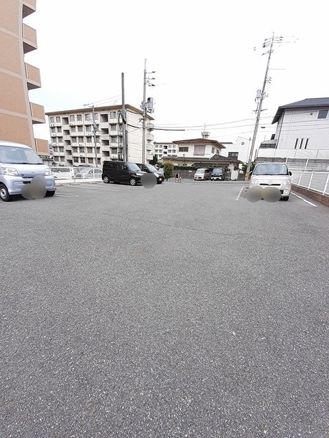 ターナリーⅤ 駐車場
