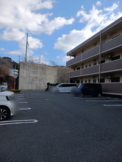クラシカル・ヒル・ハーモニー 駐車場